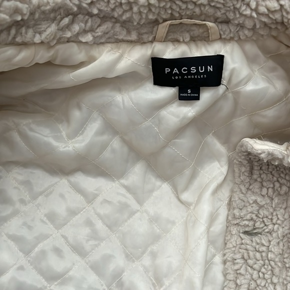 PacSun Sherpa Jacket cream colored - Picture 8 of 11